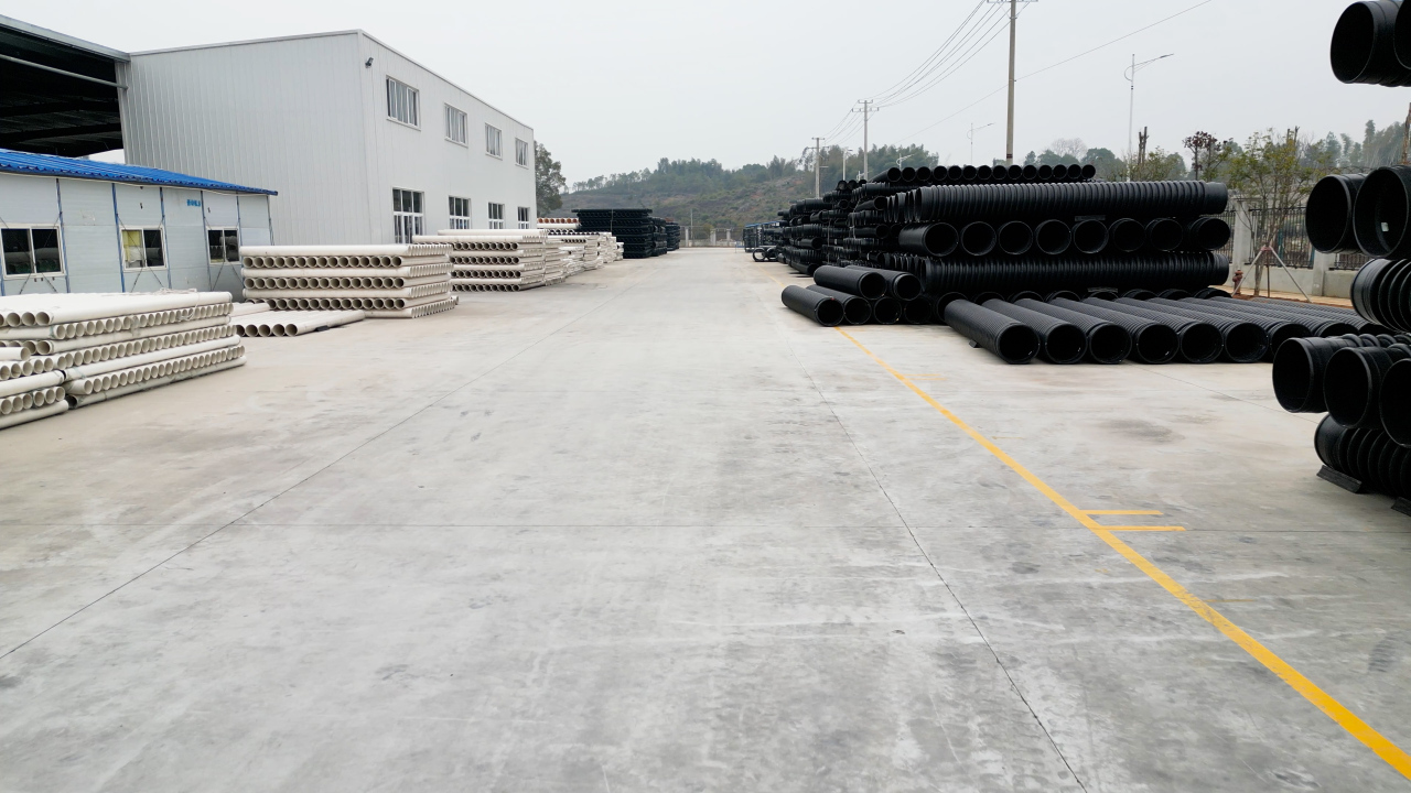 市政排水项目选用公元 HDPE 双壁波纹管，抗压高效排水